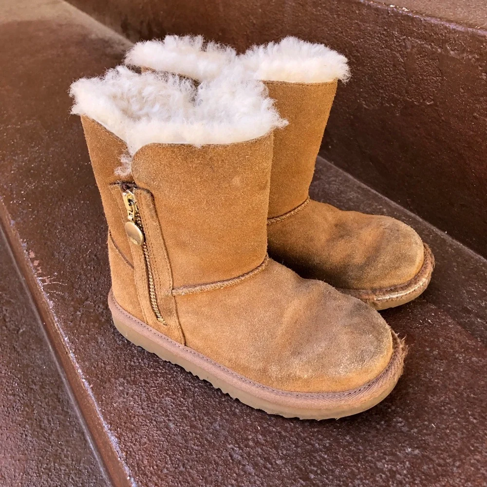 Koolaburra by Ugg Girls Side Zip Boots‎ Size 13 Chestnut Sheepskin Suede
